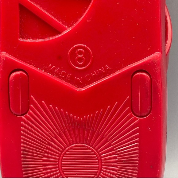 BCBG candy cane red Women's sandals Size: 8 - Picture 4 of 7